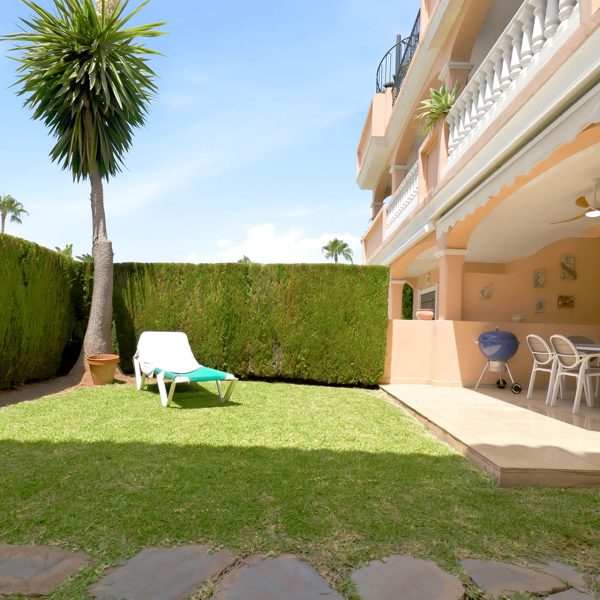 beachfront-ground-floor-apartment-with-for-sale-in-park-beach-estepona (28)