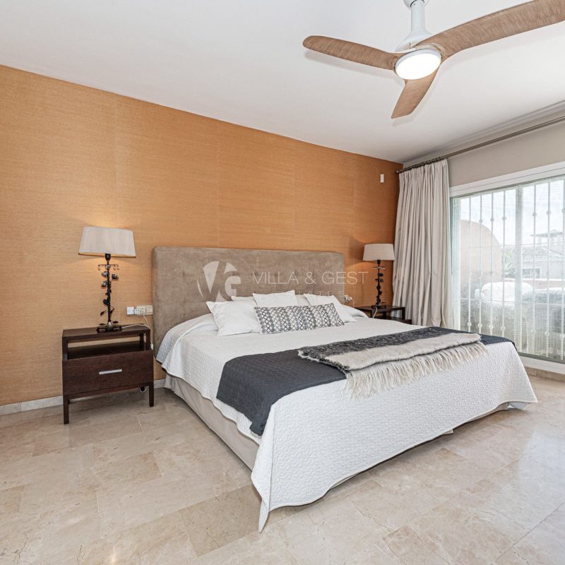 big penthouse for sale in park beach estepona (8)