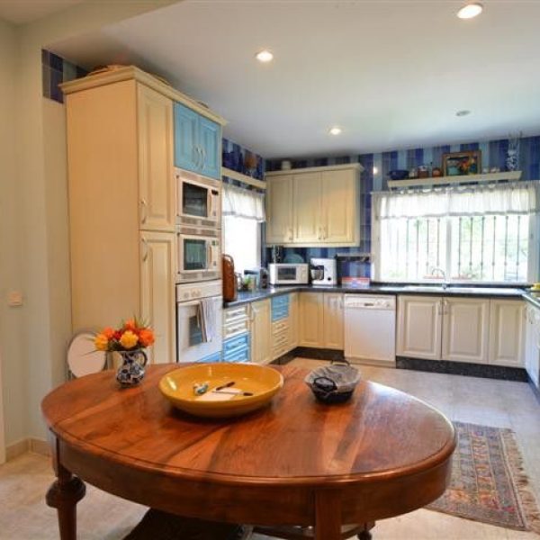 ground floor apartment for sale in park beach estepona (4)